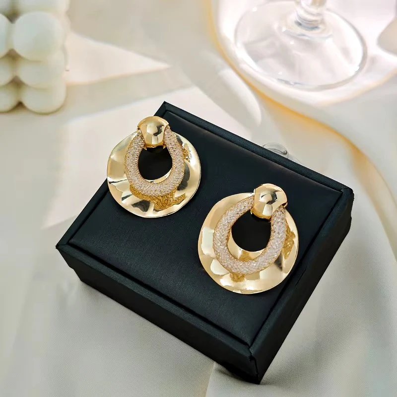 Gold Earrings: A Complete Style & Buying Guide