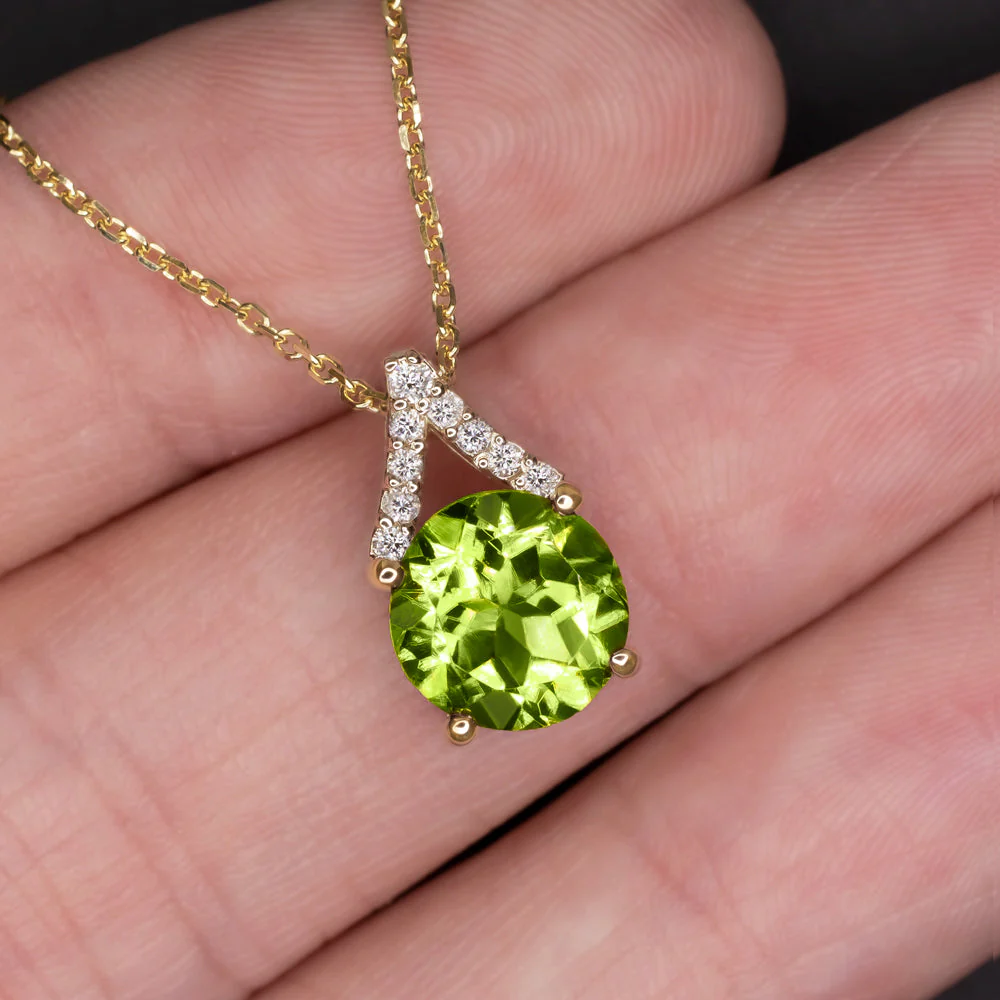The Radiant Charm of Peridot Jewelry